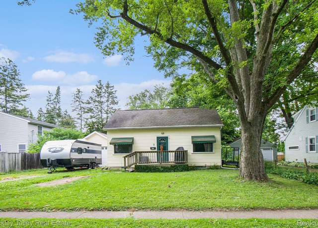 Property at 650 Mccauley St, Williamston, MI 48895, 3 beds, 2 baths