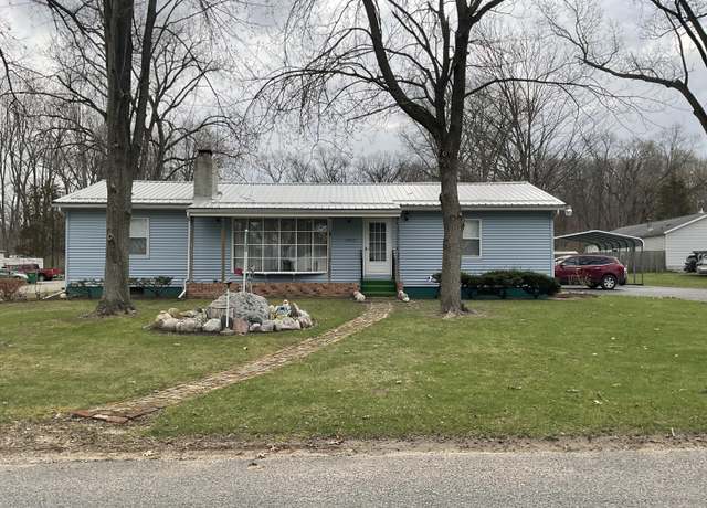 Property at 52421 Arnold St, Dowagiac, MI 49047, 3 beds, 2 baths