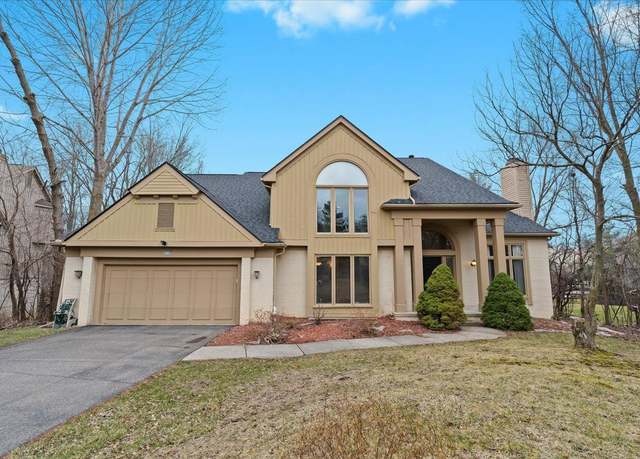 Property at 4759 Mirror Lake Dr, West Bloomfield, MI 48323, 4 beds, 4.5 baths