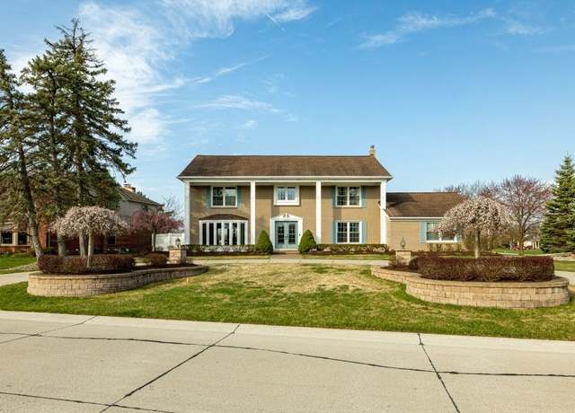 Property at 36177 Old Homestead Dr, Farmington Hills, MI 48335, 5 beds, 3.5 baths