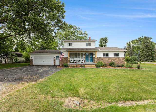 Property at 2371 Bradford Dr, Grand Blanc, MI 48507, 3 beds, 2.5 baths