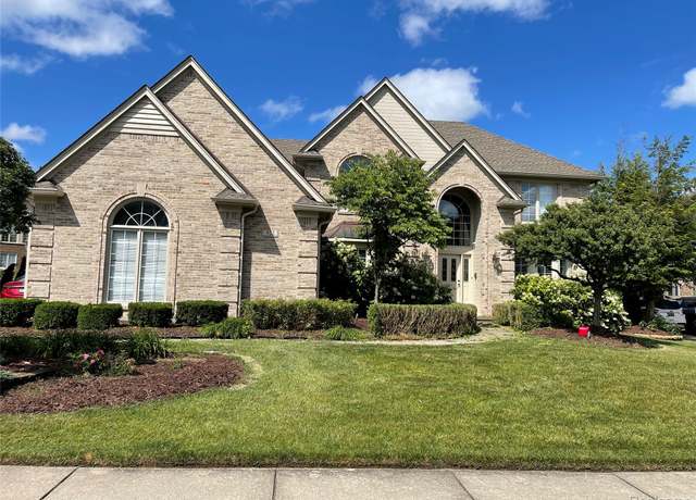 Property at 422 Springview Dr, Rochester, MI 48307, 4 beds, 4.5 baths