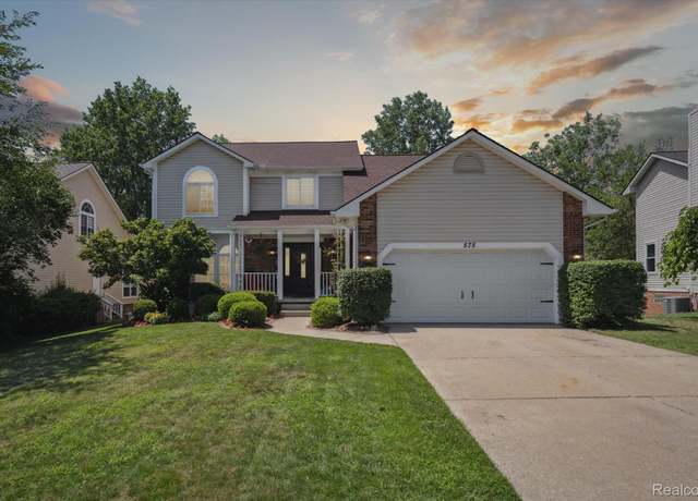 Property at 575 Thornehill Trl, Oxford, MI 48371, 3 beds, 3 baths