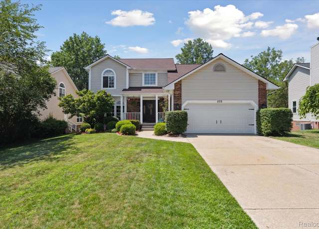 Property at 575 Thornehill Trl, Oxford Charter Township, MI 48371, 3 beds, 3 baths
