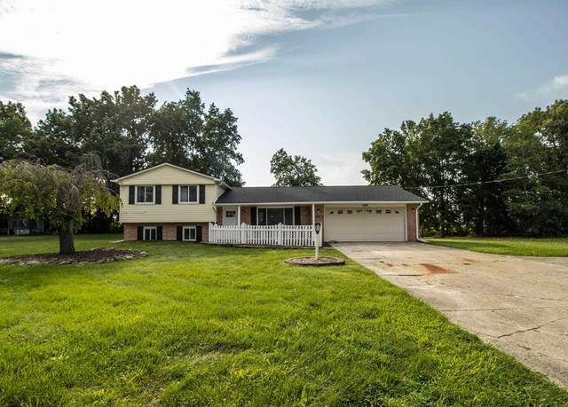Property at 11272 Main Rd, Fenton, MI 48430, 4 beds, 2.5 baths