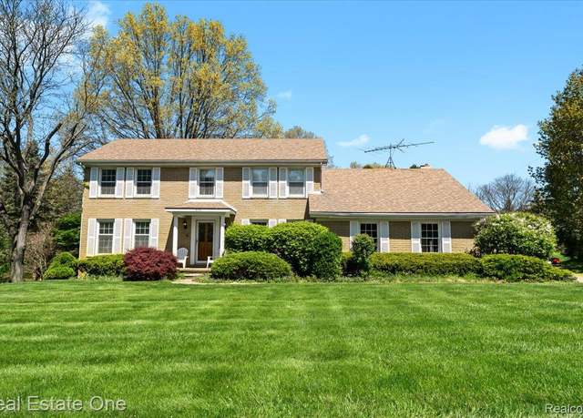 Property at 1945 Bamby Ln, Milford, MI 48381, 4 beds, 2.5 baths