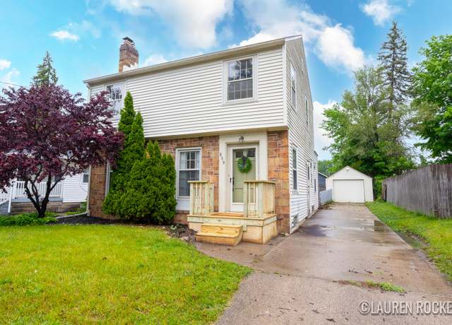 Property at 839 Joslin St SE, Grand Rapids, MI 49507, 3 beds, 1.5 baths