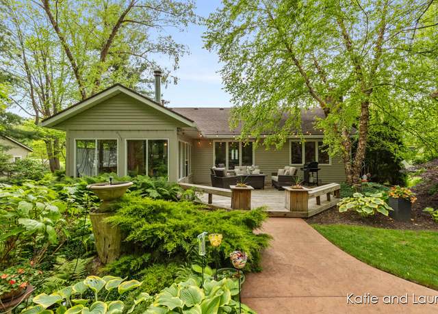 Property at 7250 Arbol Dr NE, Rockford, MI 49341, 3 beds, 2.5 baths