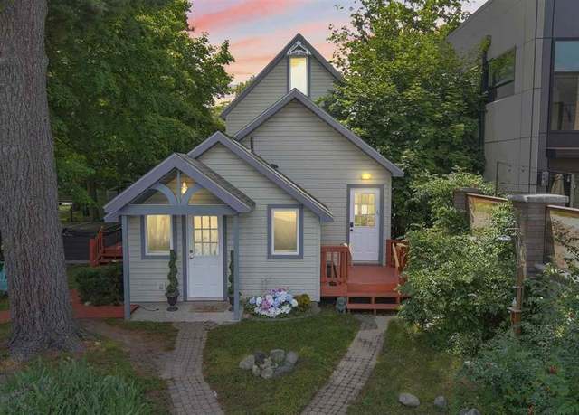Property at 120 N Oak St, Traverse City, MI 49684, 3 beds, 2 baths