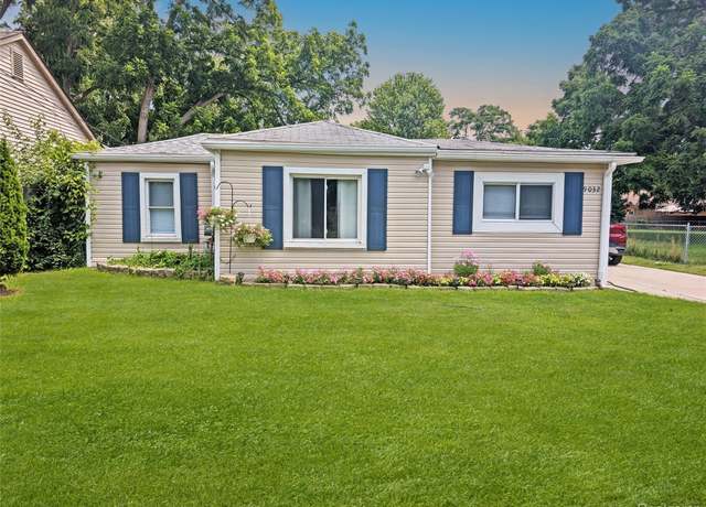 Property at 9032 Deering St, Livonia, MI 48150, 3 beds, 1 bath