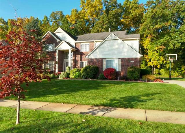 Property at 29923 Bradford Dr, Lyon Charter Township, MI 48165, 4 beds, 2.5 baths