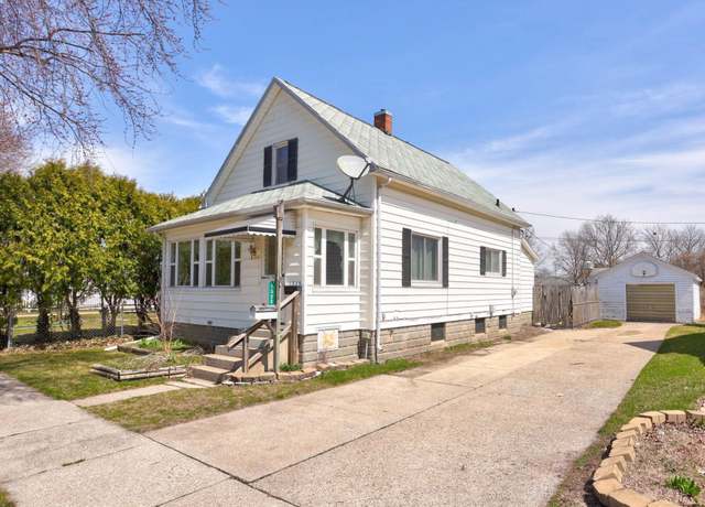 Property at 1509 S Grant St, Bay City, MI 48708, 3 beds, 1.5 baths
