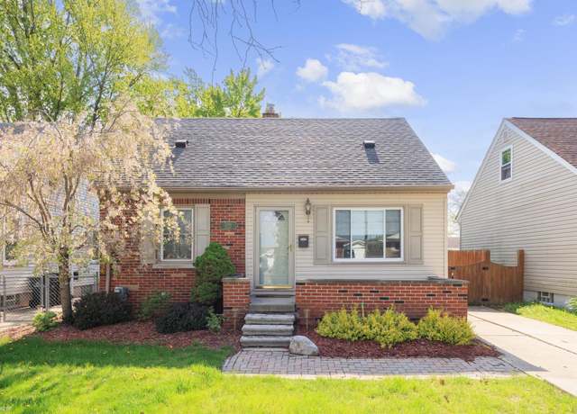 Property at 23118 Harmon St, St Clair Shores, MI 48080, 3 beds, 1.5 baths