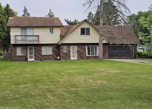 Property at 4058 Hillcrest Dr, Warren, MI 48092, 5 beds, 1.5 baths