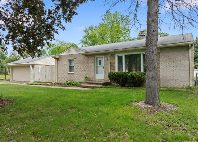 Property at 30542 Bretton St, Livonia, MI 48152, 3 beds, 2 baths
