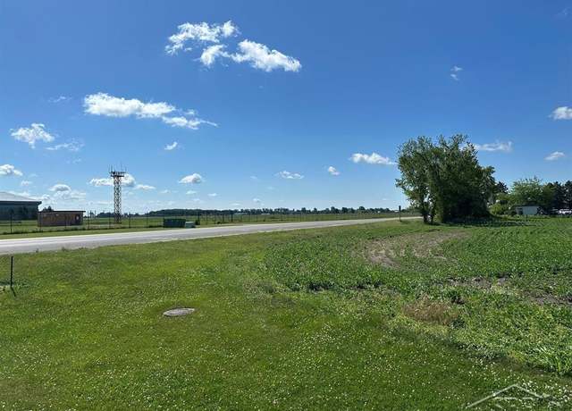 Property at 8000 Garfield Rd, Freeland, MI 48623