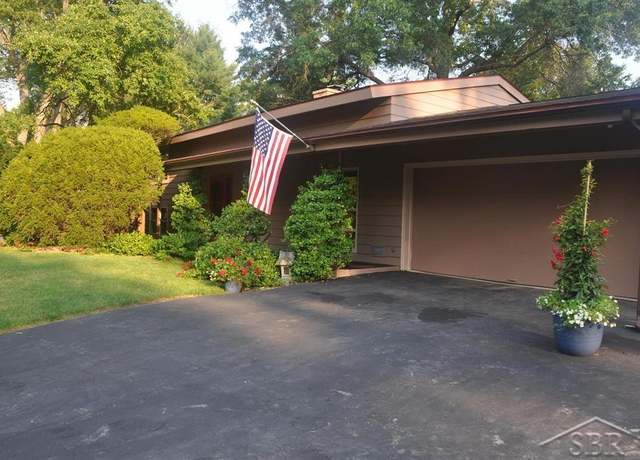 Property at 27 Lexington Ct, Midland, MI 48642, 4 beds, 2.5 baths
