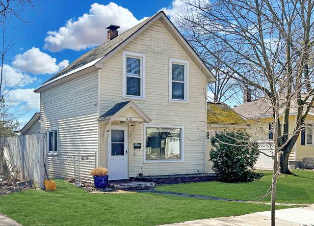 Property at 916 Webster St, Traverse City, MI 49686, 3 beds, 1 bath