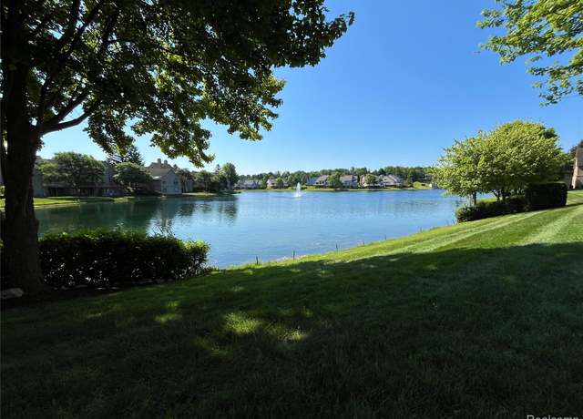 Property at 536 Cambridge Way, Bloomfield Hills, MI 48304, 3 beds, 3 baths