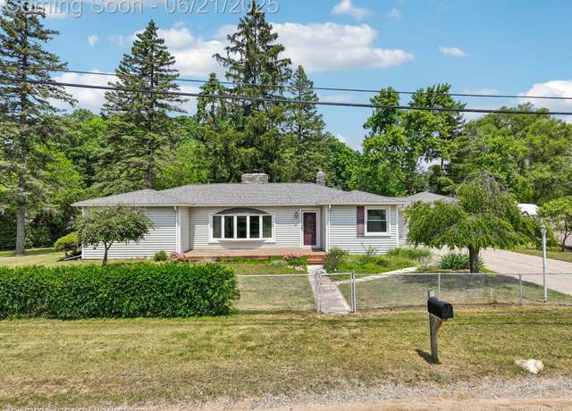 Property at 5766 Corunna Ave, Clarkston, MI 48346, 3 beds, 1 bath