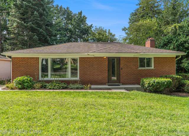 Property at 2785 Hillcrest, Wixom, MI 48393, 2 beds, 1 bath