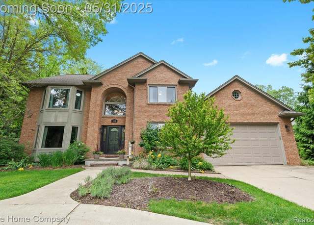 Property at 5182 Shady Creek Dr, Troy, MI 48085, 4 beds, 4 baths