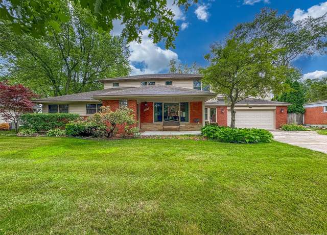 Property at 1304 Midland Blvd, Royal Oak, MI 48073, 6 beds, 3.5 baths