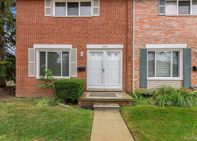 Property at 8210 Hettenberger Ave, Warren, MI 48093, 2 beds, 1.5 baths
