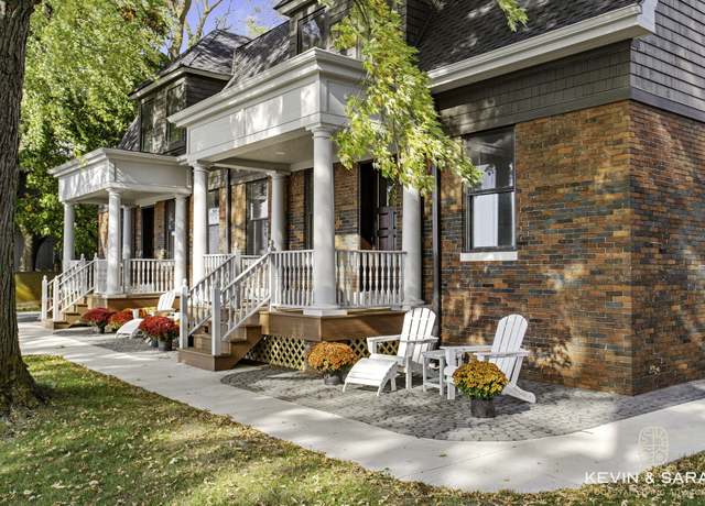 Property at 103 N Pier St, St Joseph, MI 49085, 6 beds, 4 baths