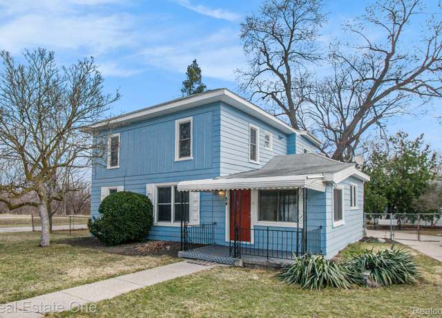Property at 54 Division St, Oxford, MI 48371, 3 beds, 2 baths