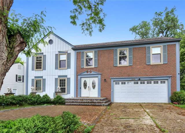 Property at 6596 Corral Ct, West Bloomfield, MI 48324, 4 beds, 2.5 baths