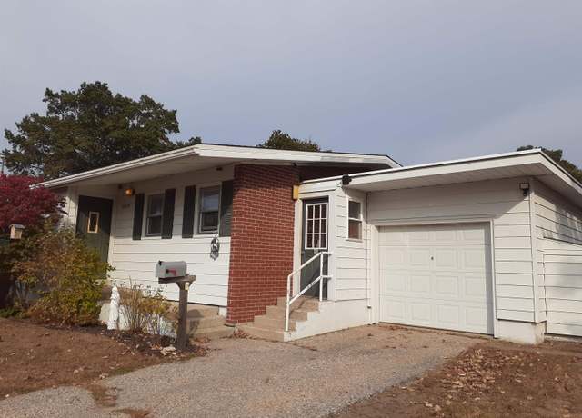 Property at 8100 B Bissonette Dr, Oscoda Twp, MI 48750, 3 beds, 1.5 baths