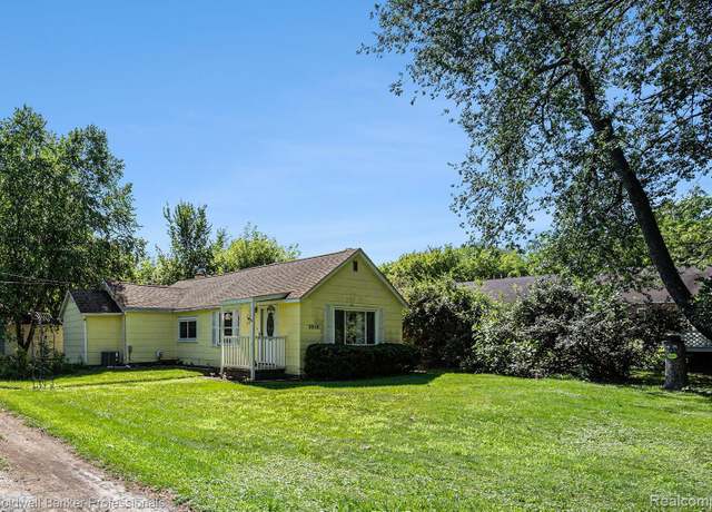 Property at 3050 Marlington Rd, Waterford Charter Township, MI 48329, 2 beds, 1 bath