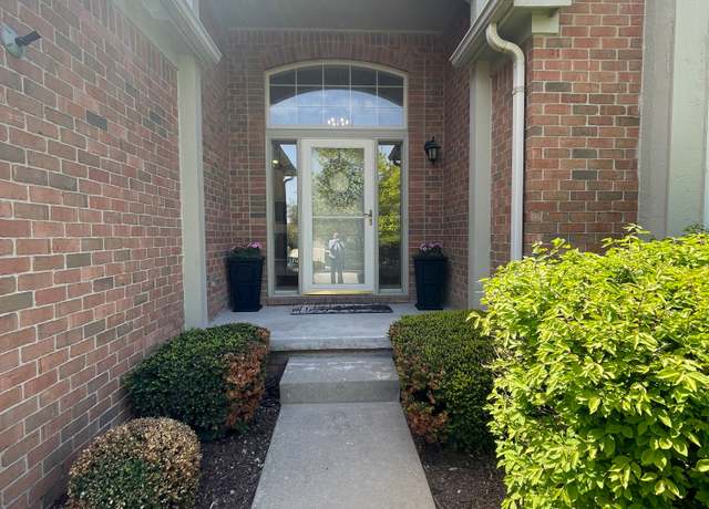 Property at 6181 Warwick Dr, Commerce Twp, MI 48382, 3 beds, 2.5 baths
