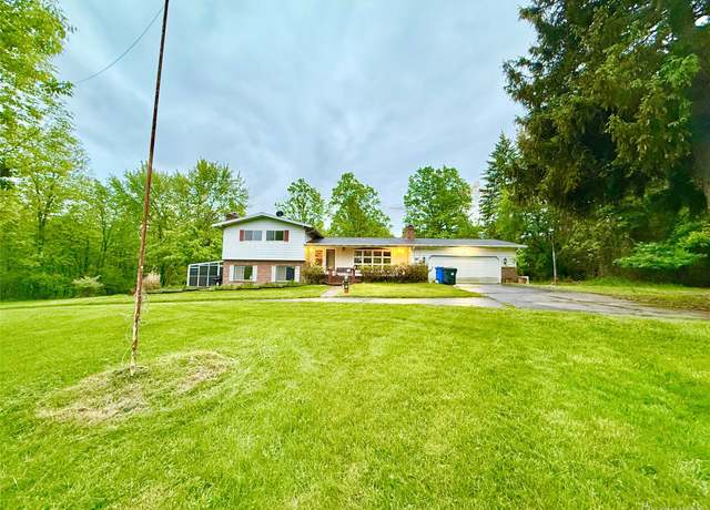 Property at 7590 Dean Rd, Fenton, MI 48430, 3 beds, 3 baths