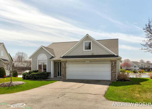 Property at 332 Royal Park Dr, Zeeland, MI 49464, 3 beds, 2.5 baths