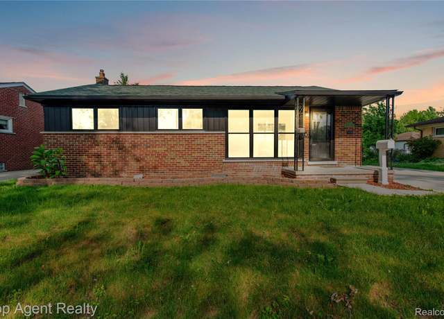 Property at 28118 Rosebriar St, St Clair Shores, MI 48081, 3 beds, 1.5 baths