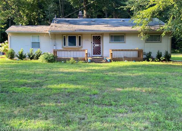 Property at 20286 Woodburn Dr, Southfield, MI 48075, 3 beds, 1.5 baths