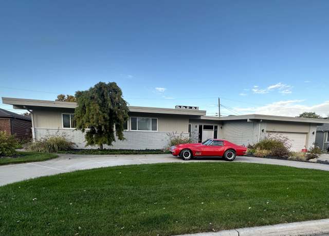 Property at 22631 Bayview Dr, St Clair Shores, MI 48081, 5 beds, 5 baths