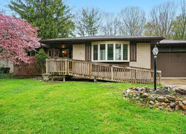 Property at 53284 Wolf Dr, Shelby Twp, MI 48316, 3 beds, 2 baths