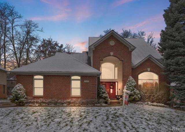 Property at 29447 Crawford Ct, Farmington Hills, MI 48331, 4 beds, 5 baths