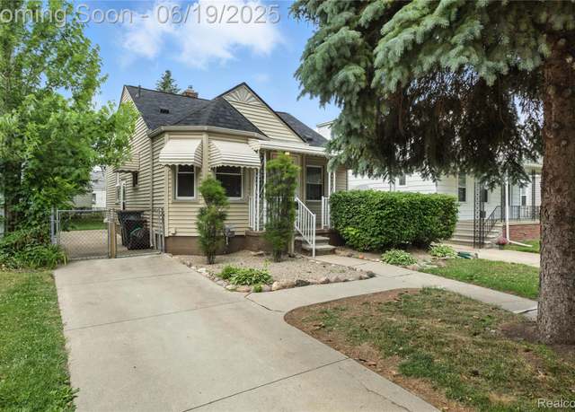 Property at 507 Spencer St, Ferndale, MI 48220, 3 beds, 1 bath