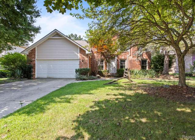 Property at 1709 Weyhill Dr, Wixom, MI 48393, 3 beds, 2.5 baths