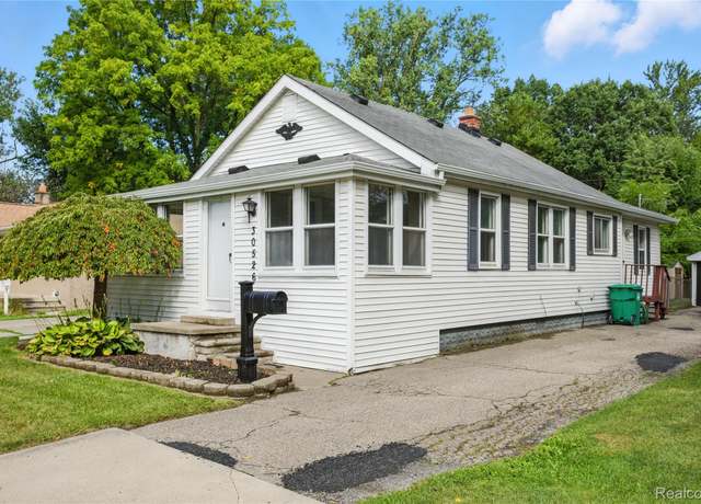Property at 30526 Dawson St, Garden City, MI 48135, 3 beds, 1 bath