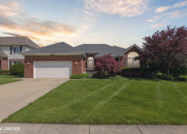 Property at 12537 Mentz Dr, Romeo, MI 48065, 3 beds, 2.5 baths
