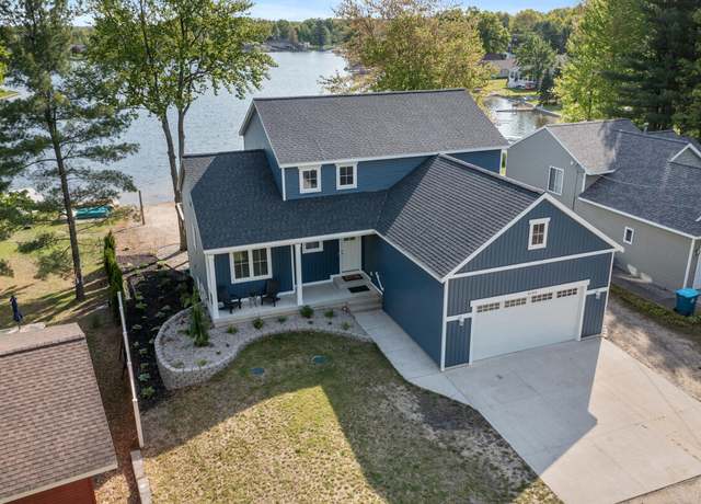 Property at 8106 Shenandoah Ln, Howard City, MI 49329, 4 beds, 3.5 baths