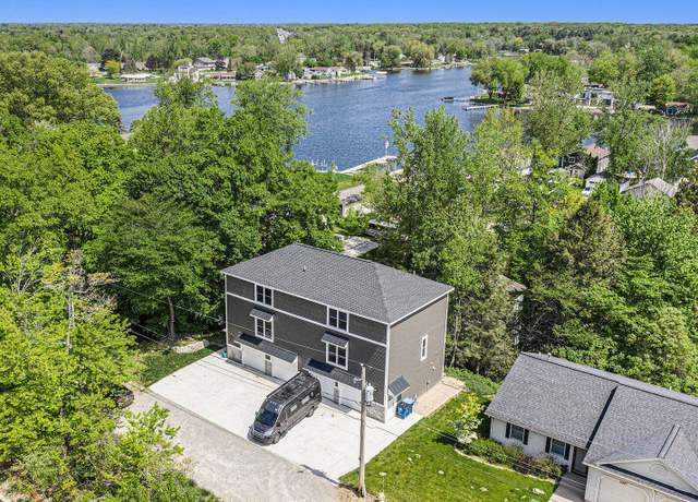 Property at 16905 Highland Ave, Spring Lake, MI 49456, 3 beds, 2.5 baths