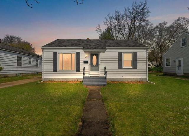 Property at 1129 Evelyn St NE, Grand Rapids, MI 49505, 2 beds, 1 bath