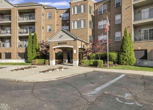 Property at 2316 Country Club Dr, St Clair Shores, MI 48082, 2 beds, 2 baths