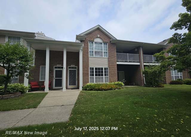Property at 16262 Grandview Dr, Macomb, MI 48044, 2 beds, 2 baths